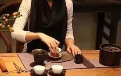 三才蓋碗的正確拿法，三才蓋碗抓碗法圖解