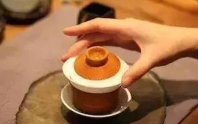 三才蓋碗的正確拿法，三才蓋碗抓碗法圖解