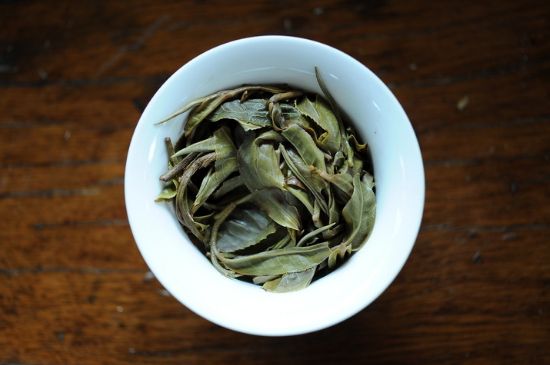 干吃茶葉致癌嗎，長(zhǎng)期吃干茶葉的危害