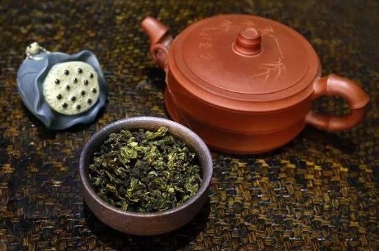 泡大紅袍、肉桂和水仙可以用一個紫砂壺嗎，可以摻一起沖泡么？