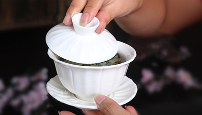 三才蓋碗的正確拿法，三才蓋碗抓碗法圖解