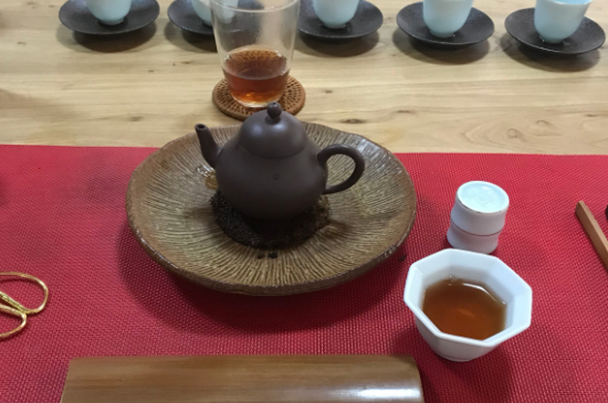 肉桂可以用紫砂壺沖泡嗎，紫砂壺能泡武夷巖茶肉桂用嗎？