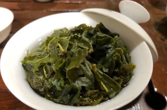 香精茶喝多了會(huì)怎么樣，茶葉加香精有什么害處？