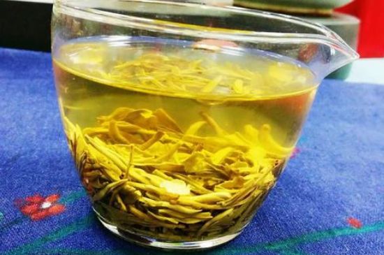 老茶和新茶哪個好，老茶好喝還是新茶好喝