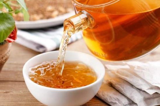 飯店喝的聞起很香的茶，餐館里的蕎麥茶還是大麥茶？