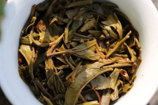 什么茶葉容易放香精，香精茶有什么危害？