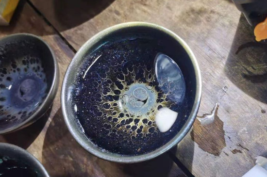 怎么鑒別建盞化學(xué)釉，真假建盞的對(duì)比與辨別