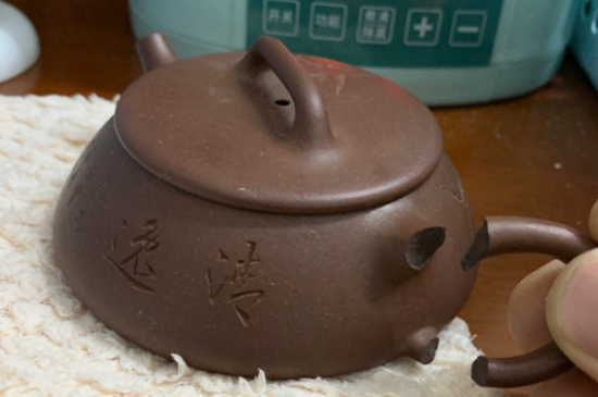 新買的紫砂壺為什么會(huì)裂，真的紫砂壺是不是很容易開裂？