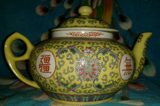 瓷壺適合泡什么茶，瓷器茶具喝什么茶好