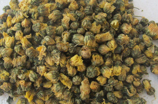 菊花茶大朵小朵有什么區(qū)別，菊花喝大朵還是小朵？