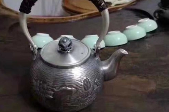 常見(jiàn)的七大材質(zhì)的茶具優(yōu)缺點(diǎn)，用什么材質(zhì)的茶具泡茶最好？