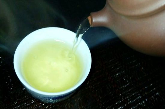 一天什么時候喝黑茶最好，喝黑茶一天最佳時間和季節(jié)