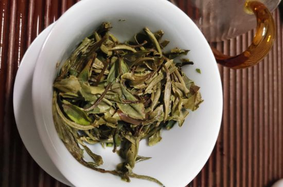 7年壽眉和2年白牡丹哪個好，老白茶壽眉與白牡丹的口感區(qū)別