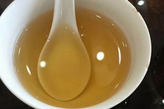 女人喝金駿眉的好處和壞處，女性喝金駿眉可減肥養(yǎng)顏