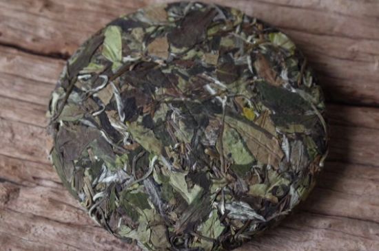 怎么撬老白茶茶餅不容易碎，福鼎白茶如何撬茶方法