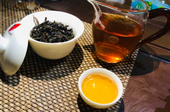 為什么喝巖茶會(huì)上火，巖茶喝多上火怎么辦？