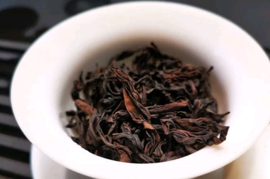 長(zhǎng)期喝巖茶會(huì)上火嗎？巖茶這樣喝了容易上火！