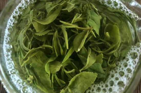 綠茶放了三年還能喝嗎，綠茶放久了喝了會(huì)怎樣