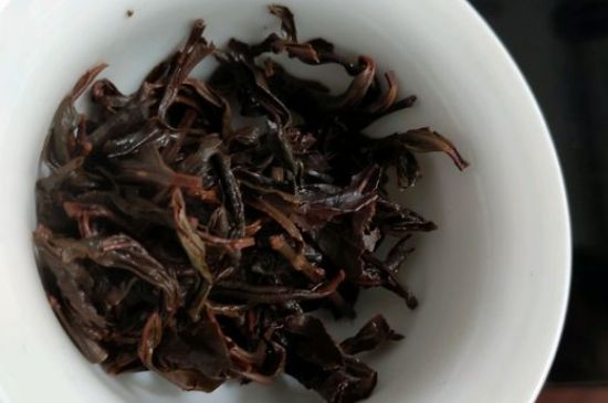 正山小種喝起來苦澀有點酸對嗎，正山小種發(fā)酸有害嗎