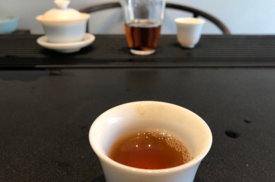為什么喝巖茶會(huì)上火，巖茶喝多上火怎么辦？