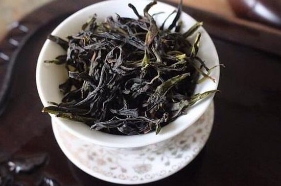 鴨屎香單叢雪片茶的特點，鳳凰雪片茶有什么特點？