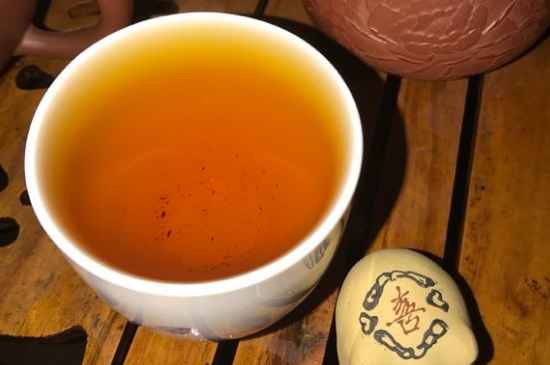 正山小種適合女人喝嗎，女人經(jīng)常喝正山小種茶好嗎