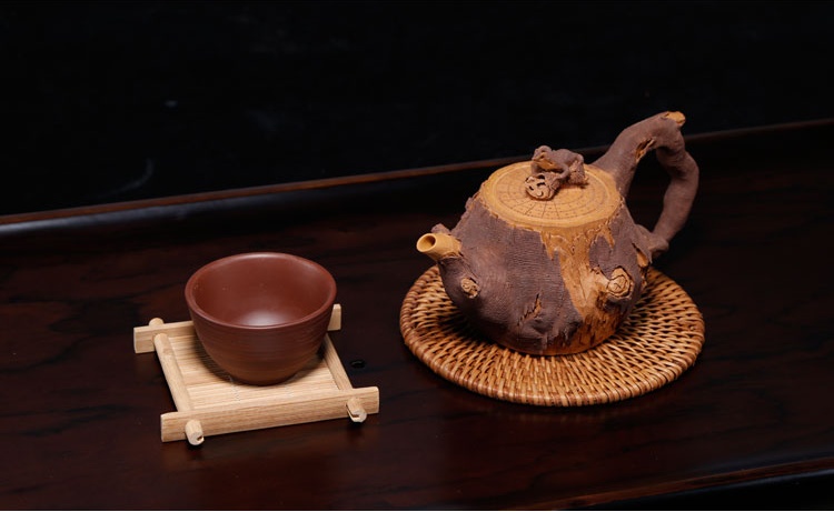 仿木外皮紫砂壺，創(chuàng)意木樁手工雕刻紫砂壺